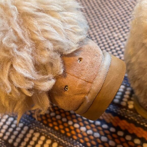 Ugg’s Ranier 5189 Limited edition Suede Eskimo boots sz 9 - Picture 4 of 11